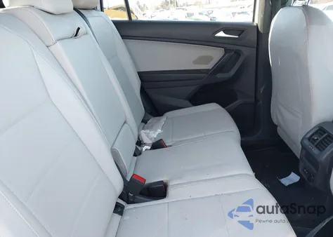 2021 Volkswagen Tiguan 2.0T Se/2.0T Se R-Line Black/2.0T Sel z USA, uszkodzony, nr VIN 3VV3B7AX6MM074507